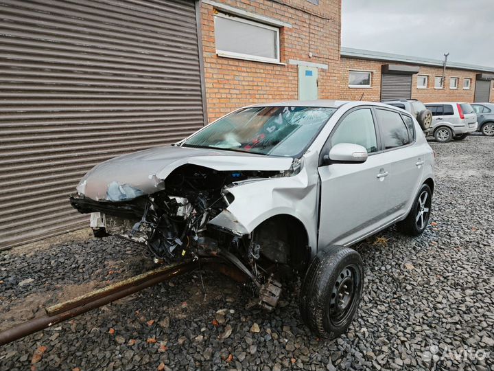 В разборе Kia Ceed 1 рест 2010-2012 на бу Запчасти