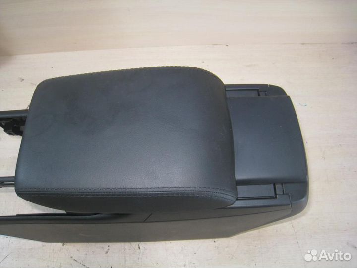 Консоль центральная с подлокотником Mazda 6 (GJ)