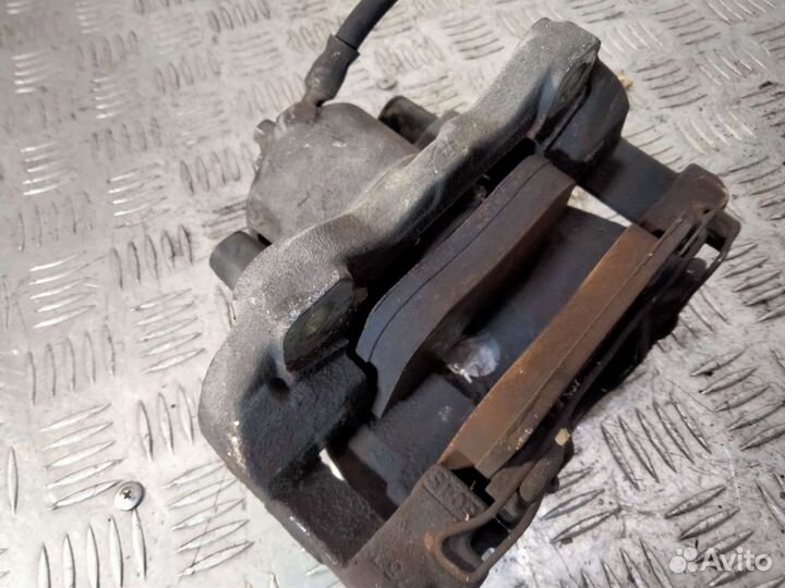 Суппорт передний правый Opel Astra H