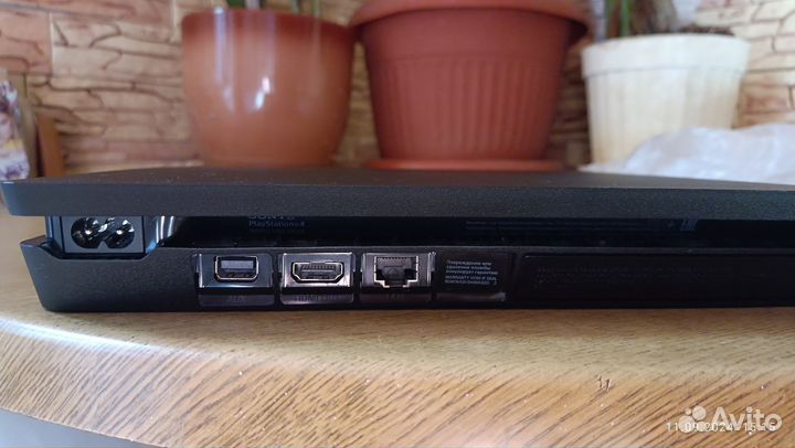 Sony playstation 4 slim