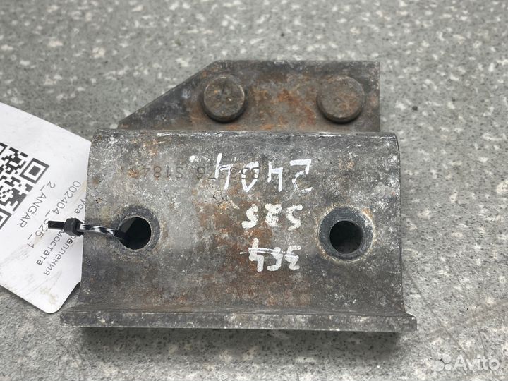 1358376 Кронштейн крепления корпуса термостата