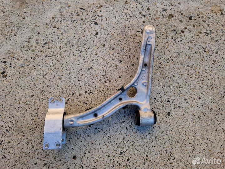 Нижний рычаг передней подвески для Mercedes W176