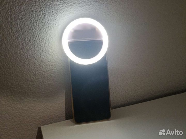 Селфи-кольцевая лампа