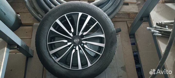 Tigar High Performance 215/60 R17 96H