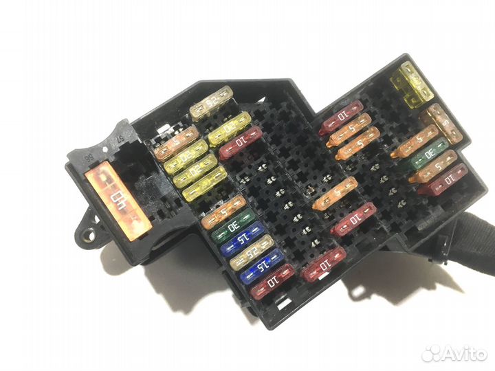 Блок предохранителей Volkswagen Touareg