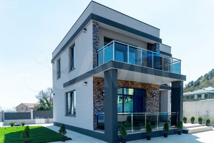 Дом 170 м² на участке 5 сот.