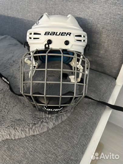 Хоккейный шлем