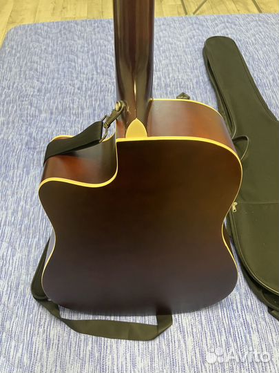 Акустическая гитара