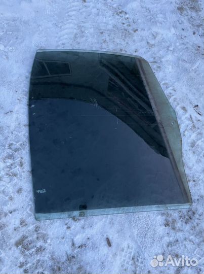 Стекло заднее левое бмв 5 серии Е39 седан