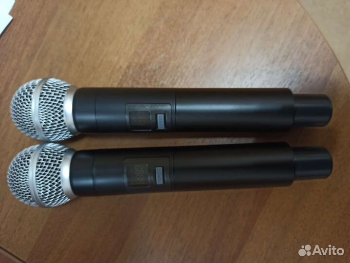 Микшер с беспроводными микрофонами