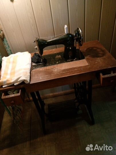 Швейная машина Подольск ножная