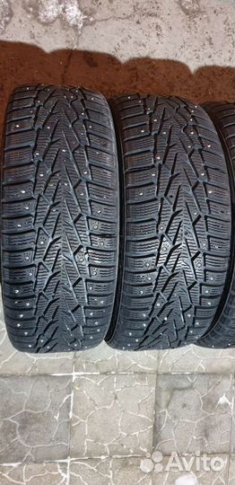 Nokian Tyres Hakkapeliitta 7 215/50 R17 95T