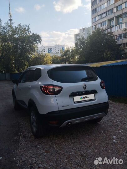 Renault Kaptur 1.6 CVT, 2017, битый, 57 000 км