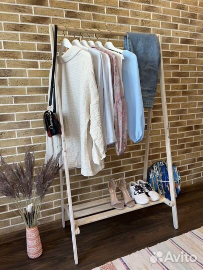 Вешалка деревянная