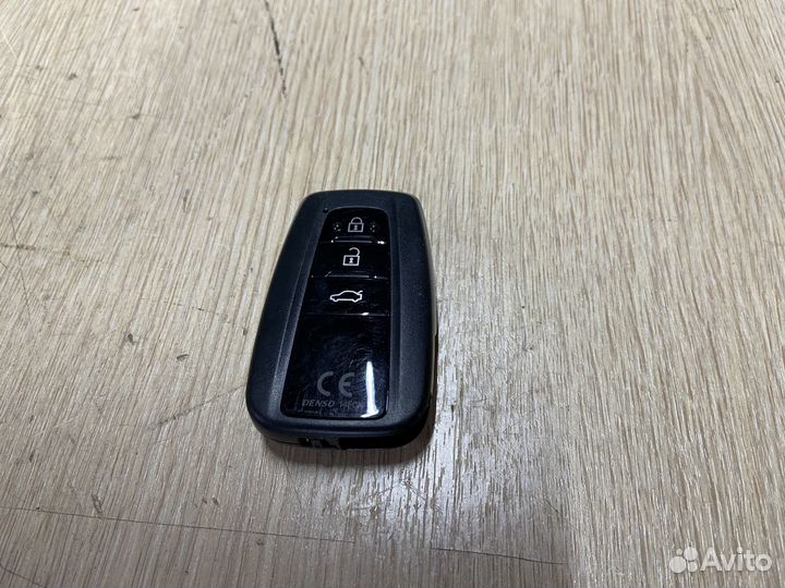 Ключ Toyota Camry 75 14fcc Оригинал