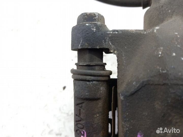 Суппорт передний правый Toyota Funcargo NCP21 1NZ