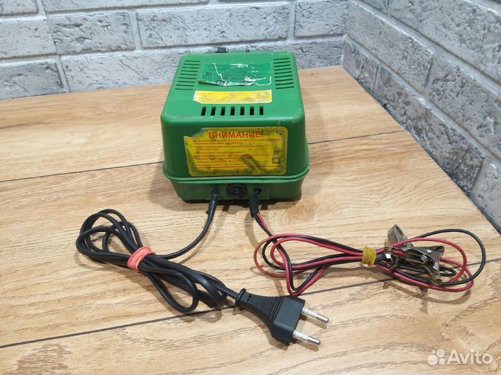 Зарядное устройство зу-90