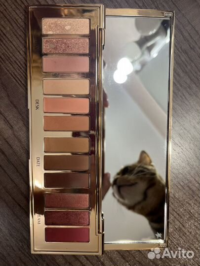 Палитра теней б/у Charlotte Tilbury