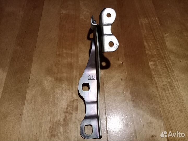 Петля капота правая Chevrolet Aveo T300