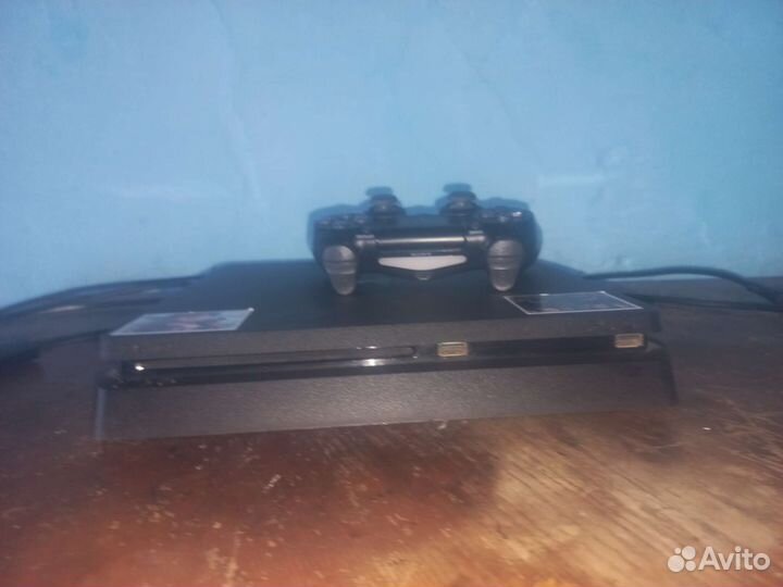 Игровая приставка ps4