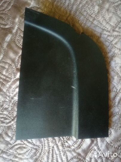 Накладка задней двери рио 4