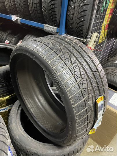Pirelli Winter Sottozero II 235/40 R19 92V