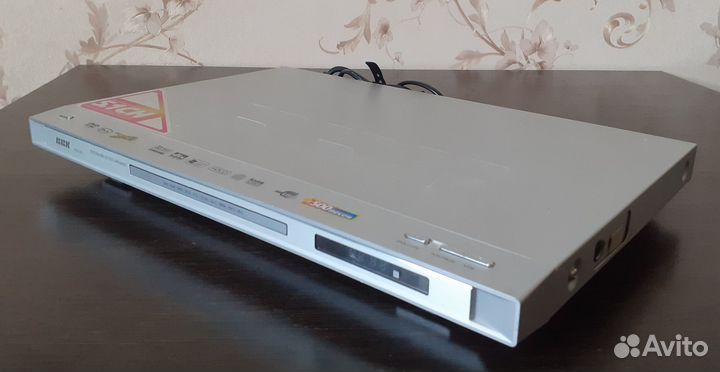 Видеомагнитофон BBK DVD player DV615SI