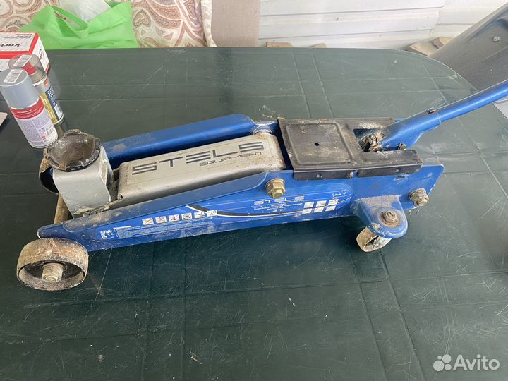 Домкрат подкатной 3т для внедорожников