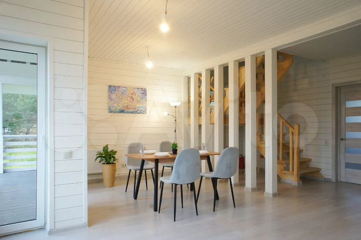 Дом 173 м² на участке 9,5 сот.