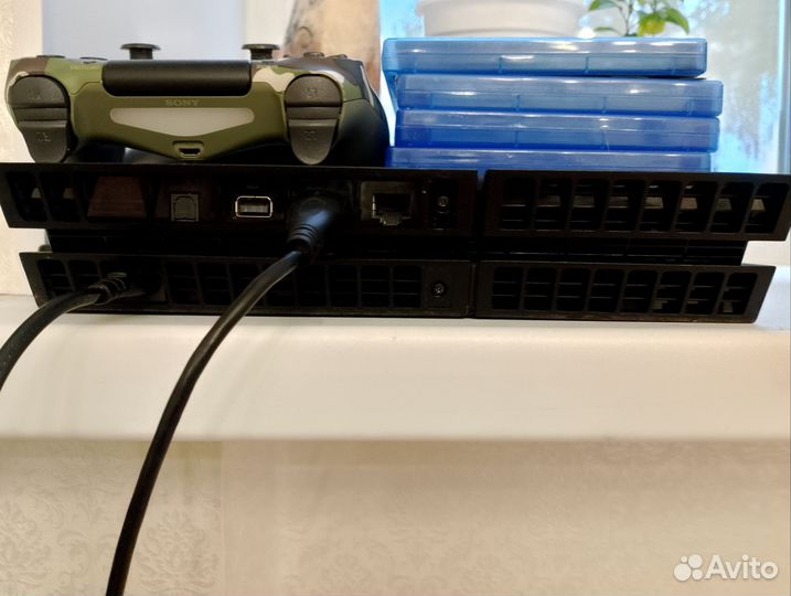 Sony PS4+диски:rayman legends,NHL16,FIFA