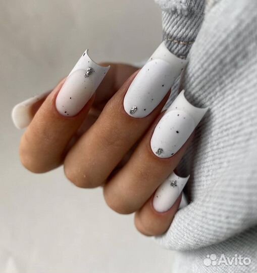 Модель на маникюр, наращивание