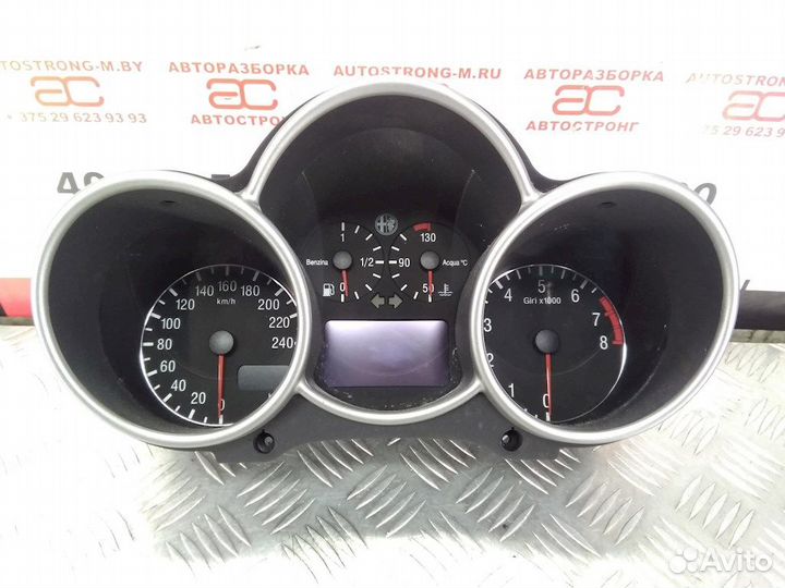 Панель для Alfa Romeo 147 (937)