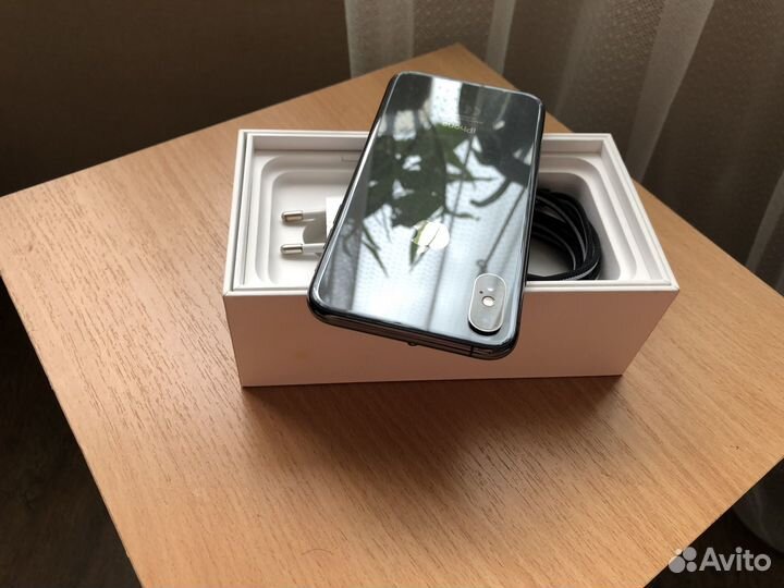 iPhone Xs, 256 ГБ