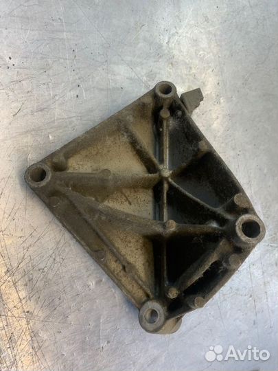 Кронштейн кпп Renault Scenic Rx4 JA 2000-2003