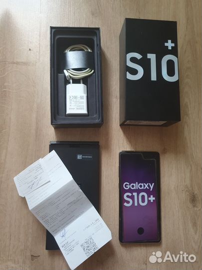 Samsung Galaxy S10, 8/128 ГБ