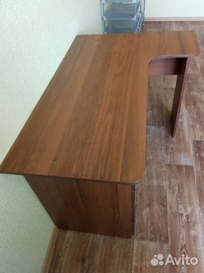 Детский письменный стол