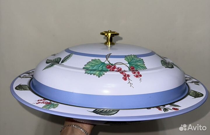 Блюдо с крышкой