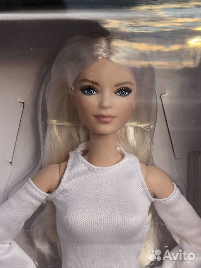 Barbie Looks блондинка