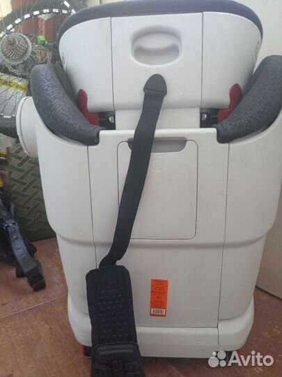 Автомобильное кресло