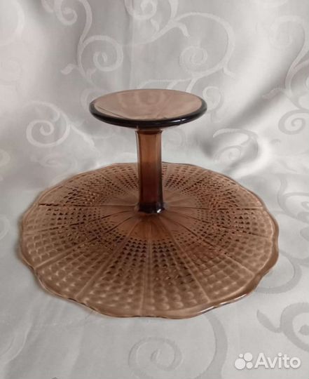 Ваза.Тортница на ножке. Неман, карамельное стекло