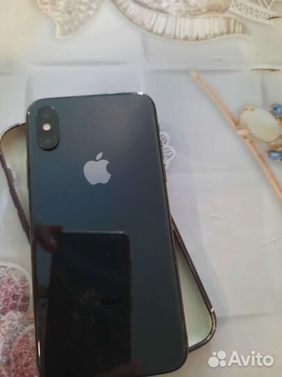 Телефон iPhone 10