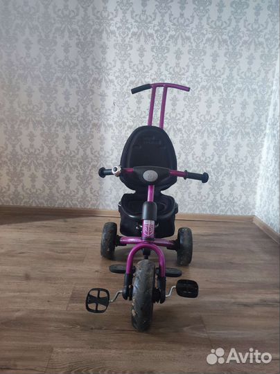 Трехколесный велосипед