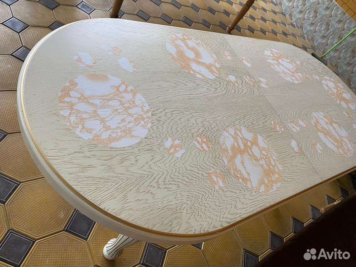 Кухонный стол б/у