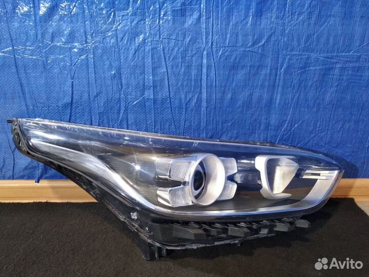 Фара правая Kia Cerato 4