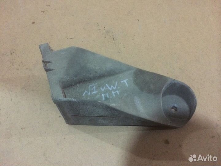 Подушки и кронштейны двигателя Volkswagen Touareg