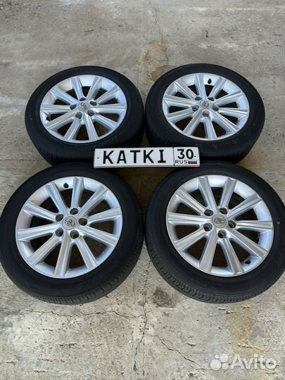 На камри,короллу 215/55/17 оригинал