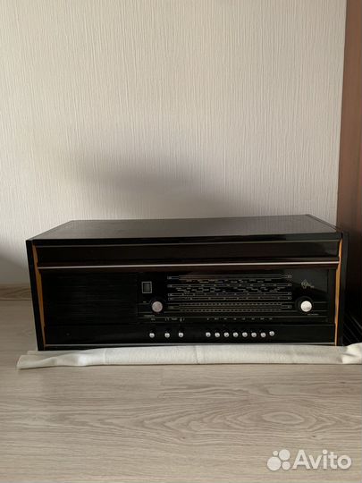 Радиола сетевая ламповая 