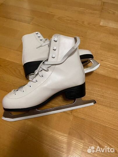 Коньки nicole в хорошем состоянии 40 размер