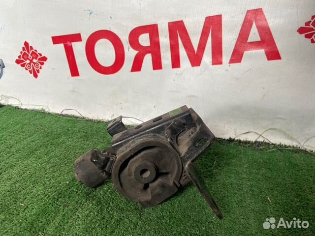 Подушка двигателя левая Toyota Corolla NZE124