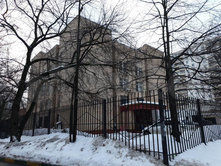 Здание, 3000 м²